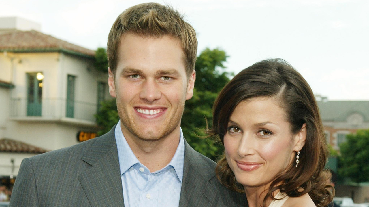NFL quarterback Tom Brady and actress Bridget Moynahan attend the premiere of 20th Century Fox's "I, Robot" at the Village Theater on July 7, 2004 in Los Angeles, California.