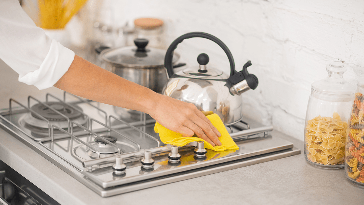 Cleaning Stovetop